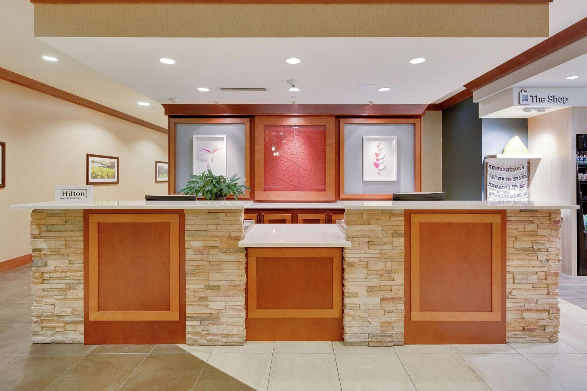 Hilton Garden Inn Milwaukee Airport Екстериор снимка