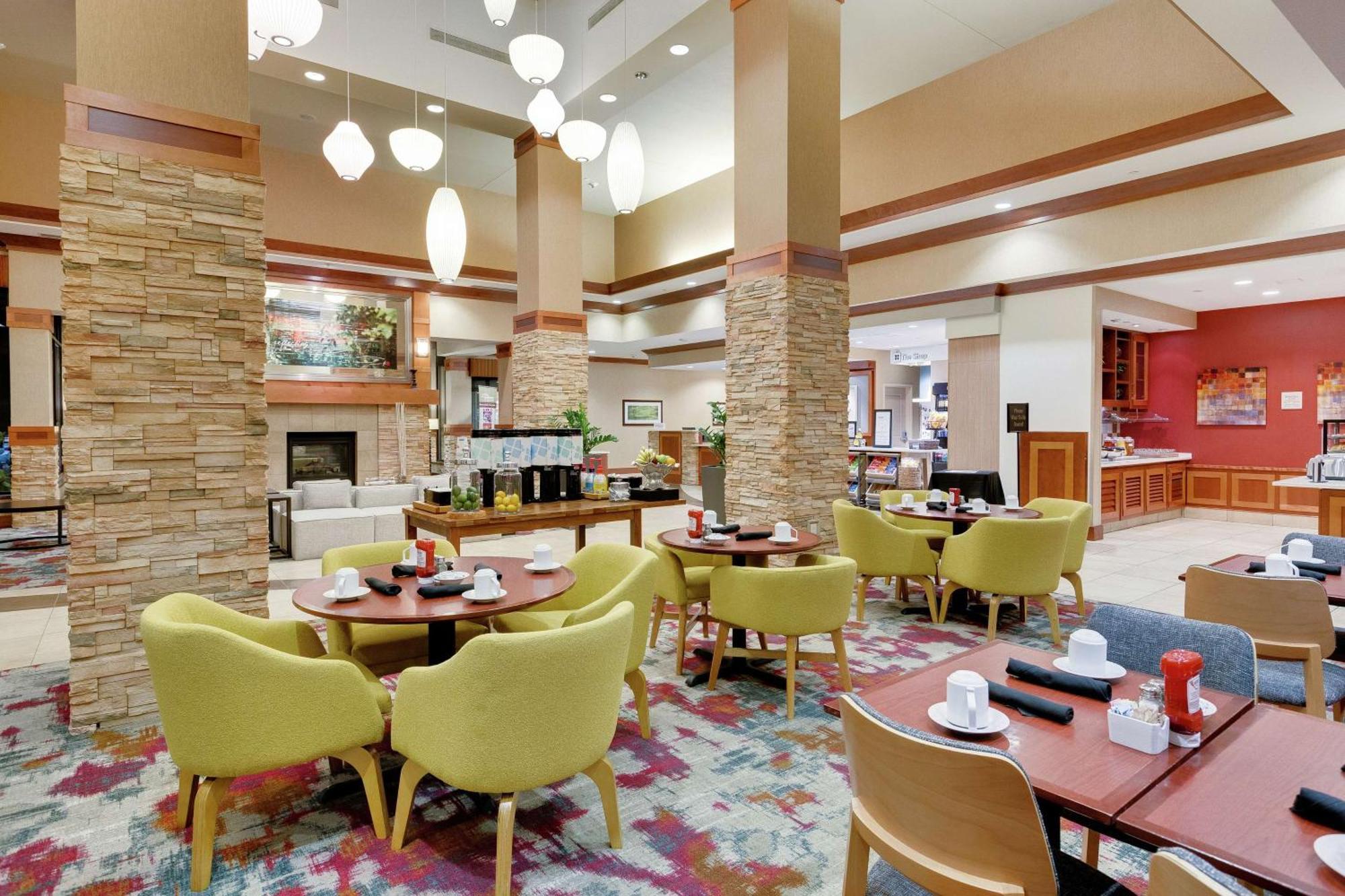 Hilton Garden Inn Milwaukee Airport Екстериор снимка
