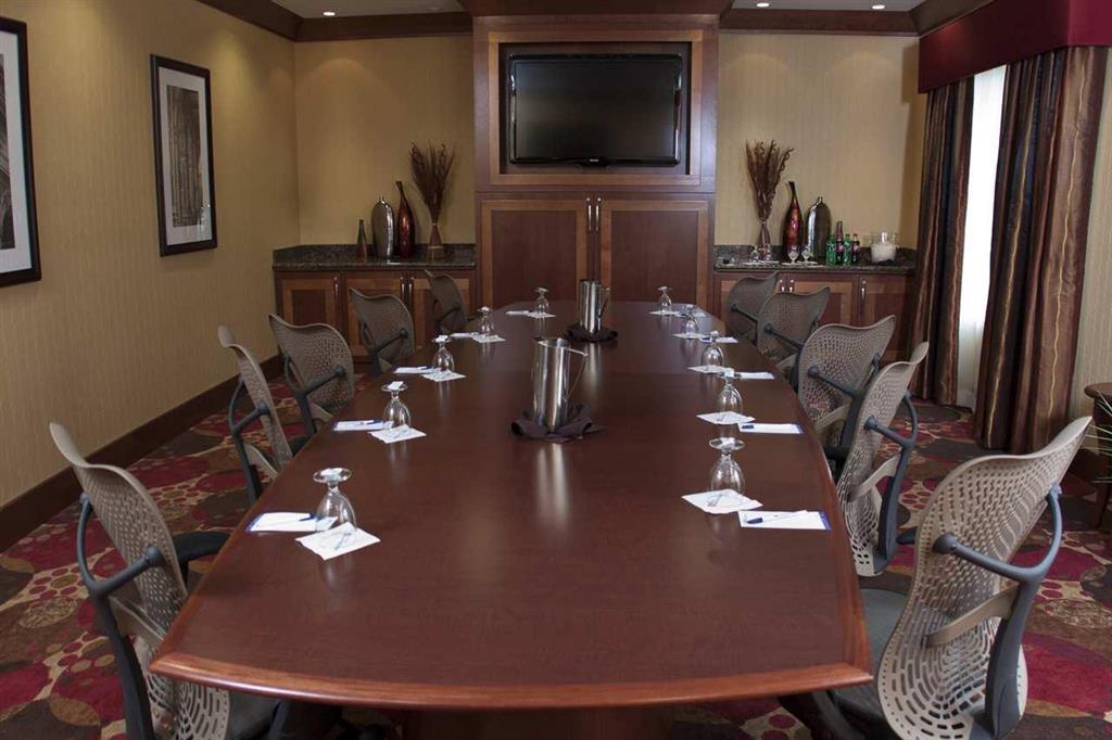 Hilton Garden Inn Milwaukee Airport Съоръжения снимка