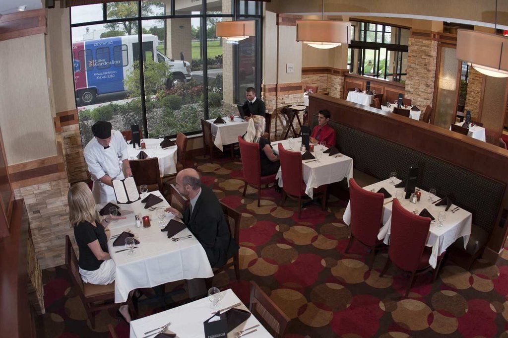 Hilton Garden Inn Milwaukee Airport Екстериор снимка