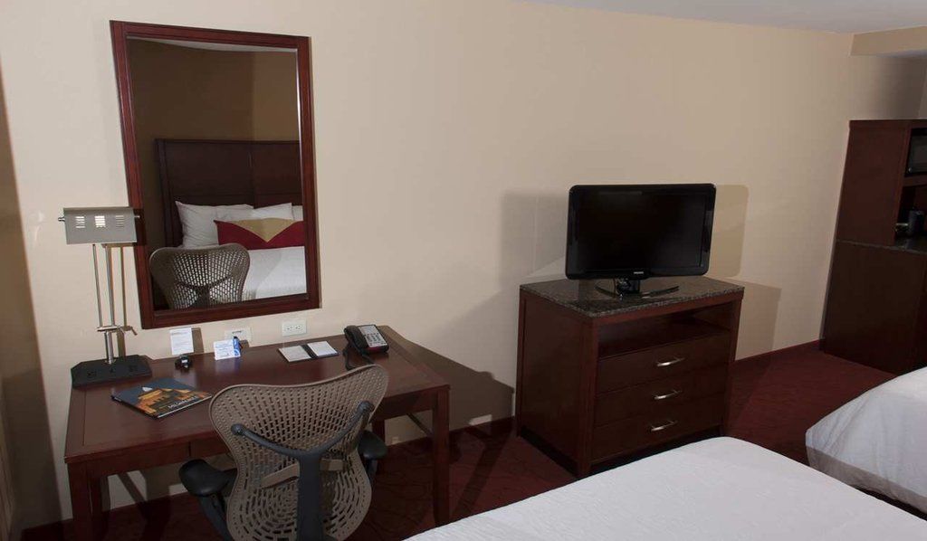 Hilton Garden Inn Milwaukee Airport Екстериор снимка